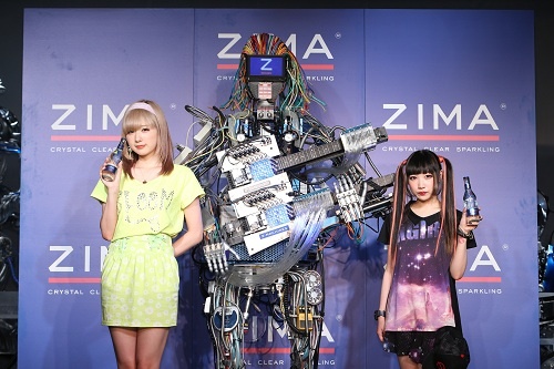 ソーシャル機能も備えたロボットバンド『Z-MACHINES』デビュー！　AMOYAMOも未来のパーティーの幕開けに参加！