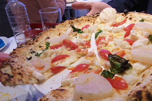 前菜からデザートまでピザづくし 俺のイタリアン考案の 極上チーズピッツァ を食べてみた オタ女