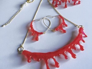 きゃりーぱみゅぱみゅPVで着用! ハロウィンにもベストマッチな『vili&ve』バングル・ネックレス きゃりーぱみゅぱみゅPVで着用! ハロウィンにもベストマッチな『vili&ve』バングル・ネックレス