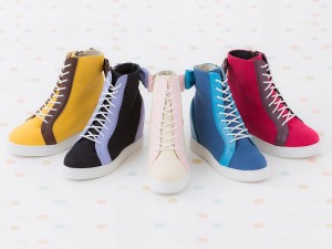 まどかモデルが合わせやすそう! 『魔法少女まどか☆マギカ』コラボインヒールスニーカー予約受付中 まどかモデルが合わせやすそう! 『魔法少女まどか☆マギカ』コラボインヒールスニーカー予約受付中