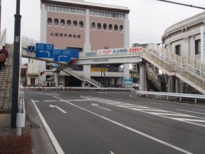 【週末おでかけ】『弱虫ペダル』坂道くんの落車&追い上げの出発点! 小田原市民会館前交差点に行ってみた 【週末おでかけ】『弱虫ペダル』坂道くんの落車&追い上げの出発点! 小田原市民会館前交差点に行ってみた